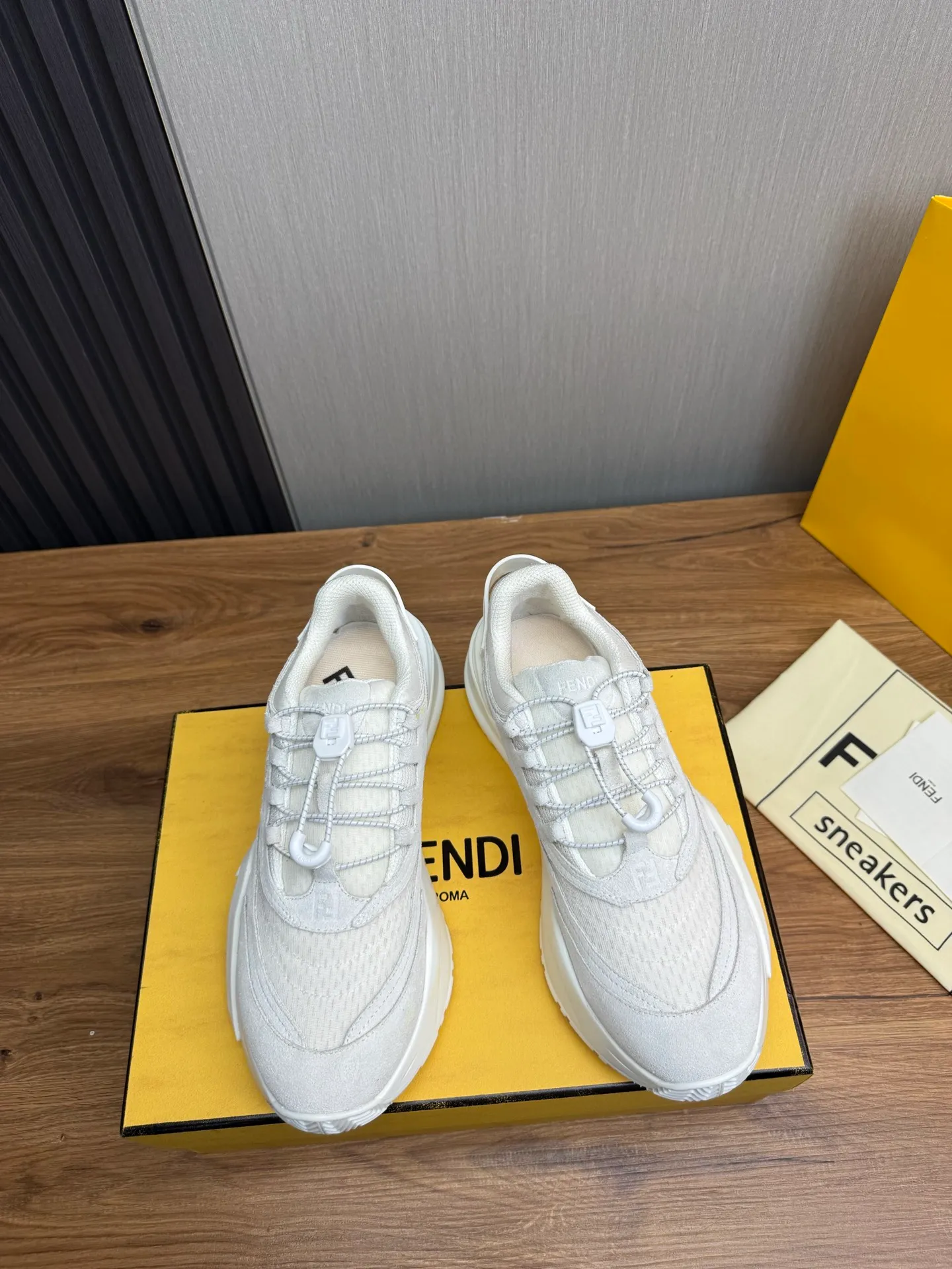 Men's men's shoes 💰560💰 Fendi [Fendi] hot style is on the market 🔥Fashionable casual men's shoes 🔱 Made of original brand fly knit fabric. Original cowhide + breathable mesh lining + sheepskin feet. Perfect shape and top quality, you deserve it 🔜Original rubber outsole, ultra-light, non-slip and wear-resistant 👣 Standard size 38-44